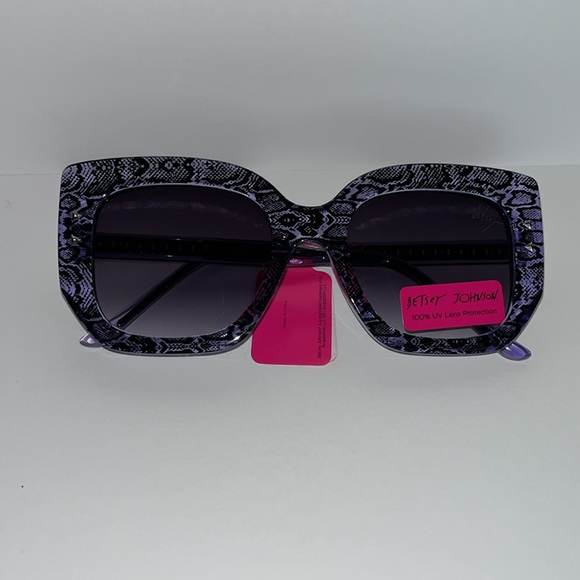 Betsey Johnson sunglasses NWT oversized snake skin print...